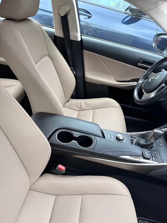 2019 Lexus IS 3rd Gen - Image 6 of 7