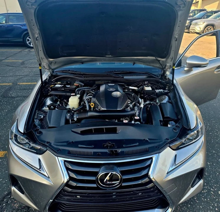 2019 Lexus IS 3rd Gen - Image 13 of 20