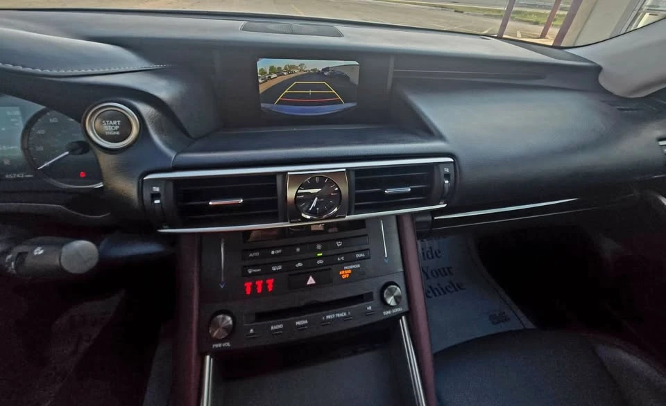 2019 Lexus IS 3rd Gen - Image 19 of 20