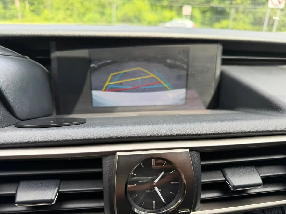 2019 Lexus IS 3rd Gen - Image 11 of 14