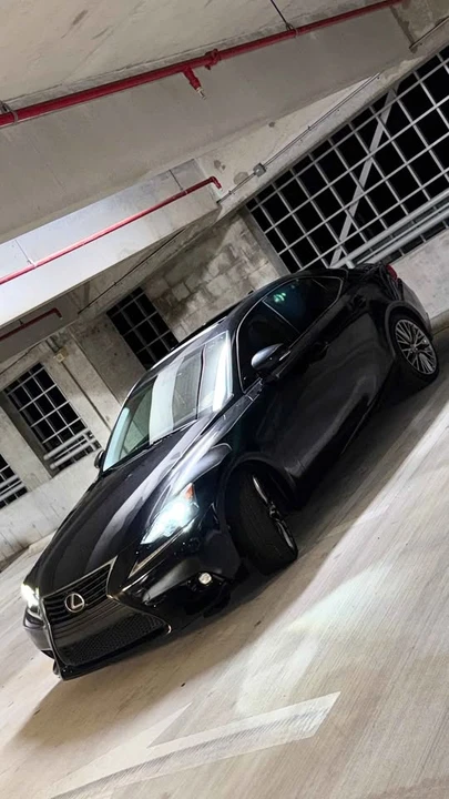 2019 Lexus IS 3rd Gen - Image 8 of 12