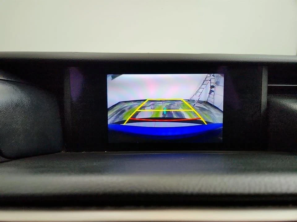 2019 Lexus IS 3rd Gen - Image 14 of 20