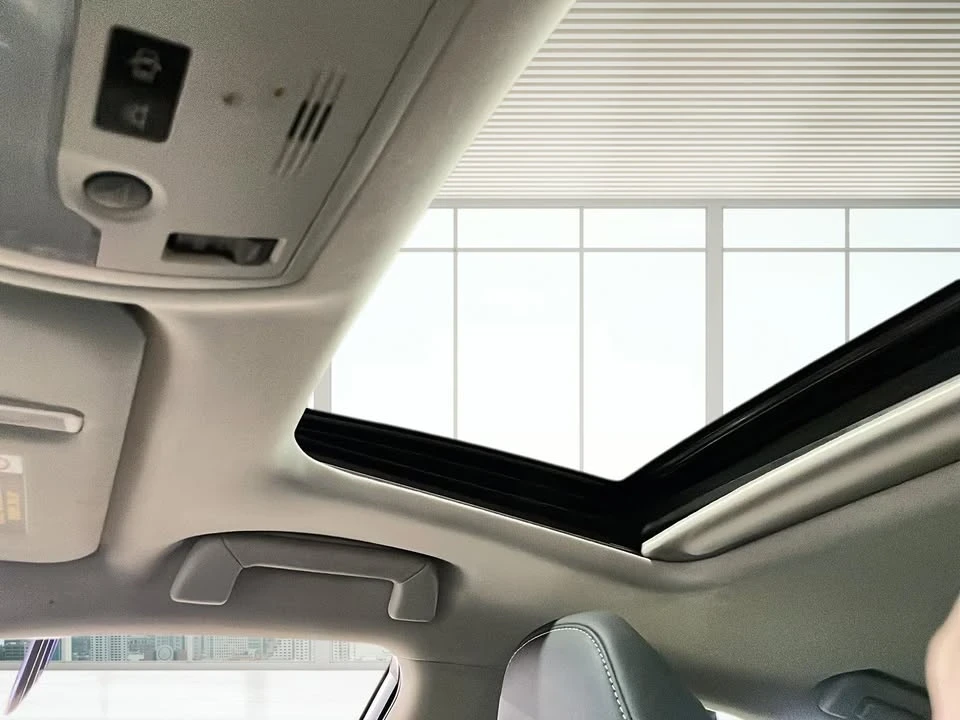 2019 Lexus IS 3rd Gen - Image 15 of 17