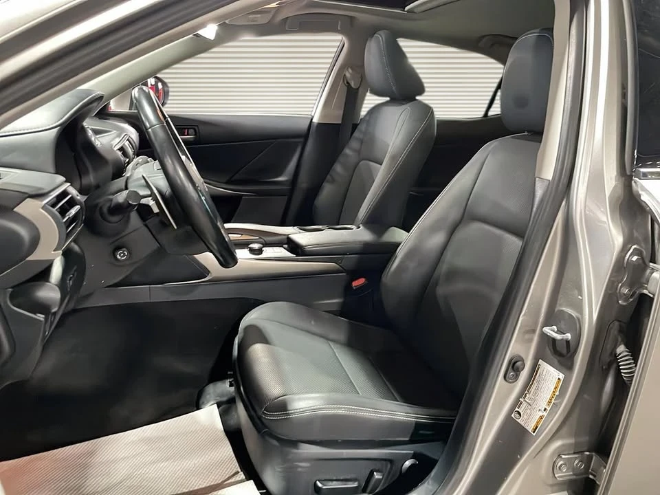 2019 Lexus IS 3rd Gen - Image 8 of 17
