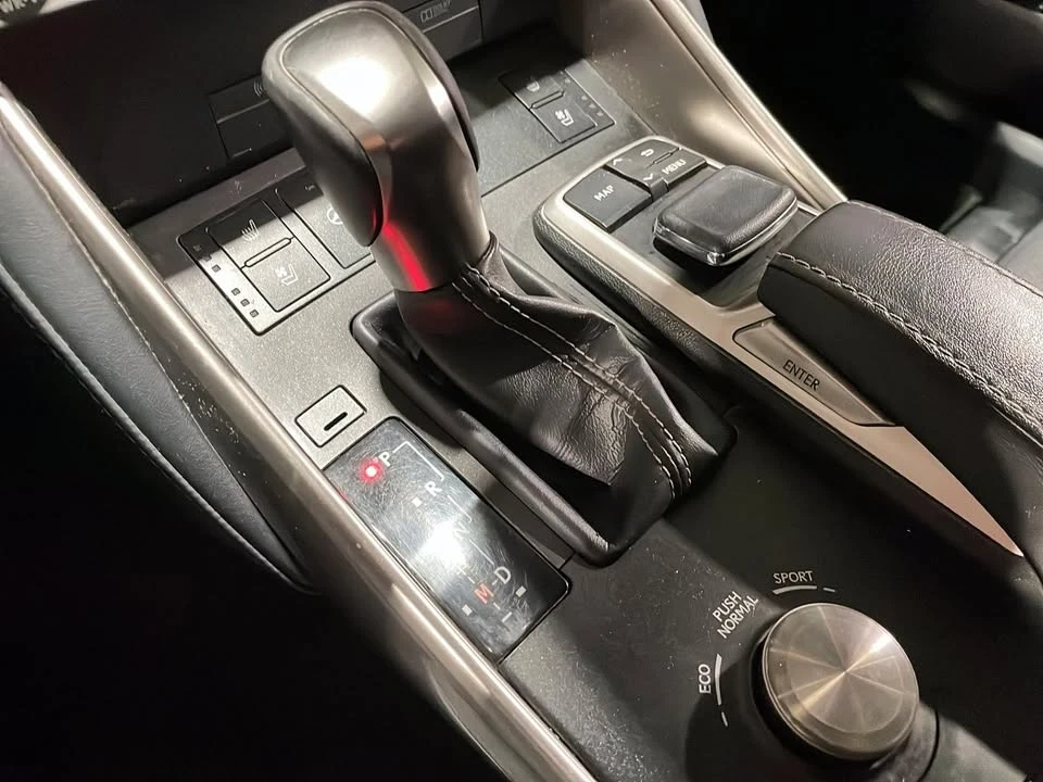 2019 Lexus IS 3rd Gen - Image 14 of 17