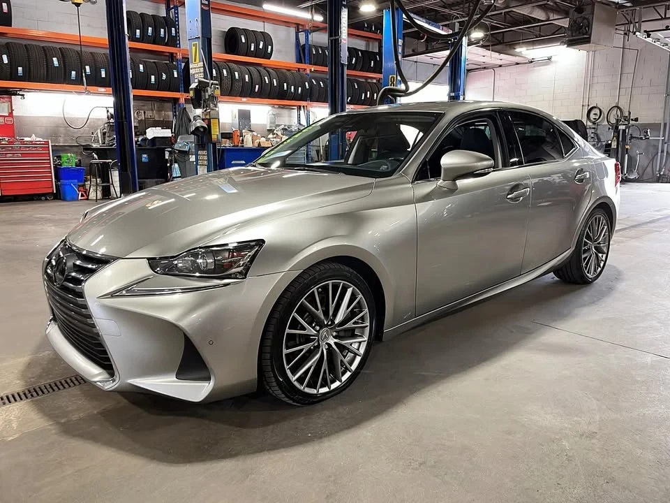 2019 Lexus IS 3rd Gen - Image 4 of 17