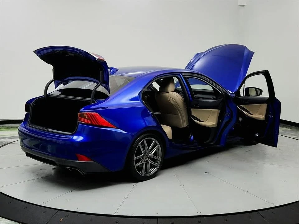 2019 Lexus IS 3rd Gen - Image 10 of 20