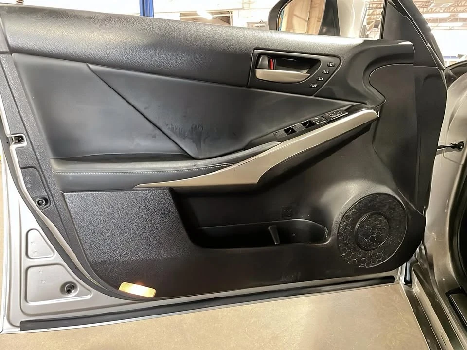 2019 Lexus IS 3rd Gen - Image 10 of 17