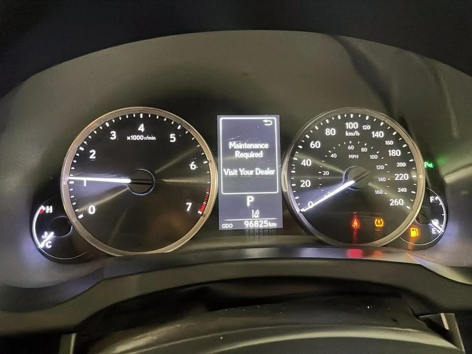 2019 Lexus IS 3rd Gen - Image 12 of 17