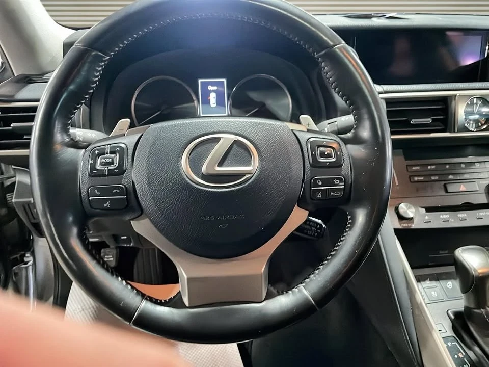 2019 Lexus IS 3rd Gen - Image 11 of 17