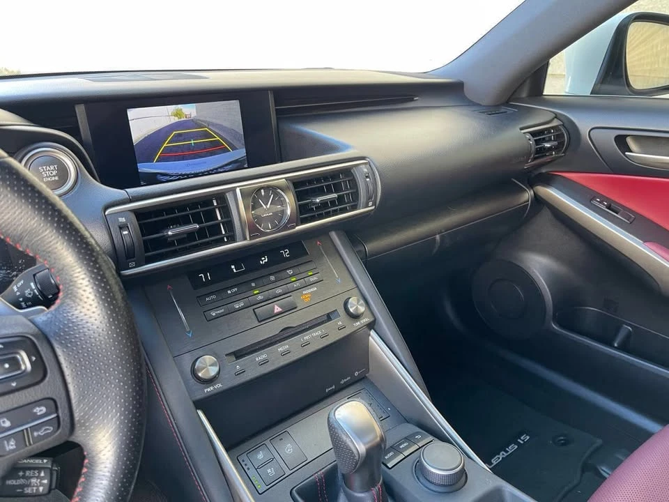 2019 Lexus IS 3rd Gen - Image 15 of 17