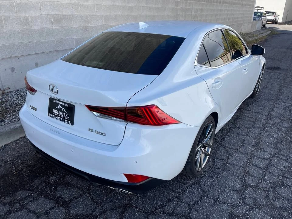 2019 Lexus IS 3rd Gen - Image 4 of 17