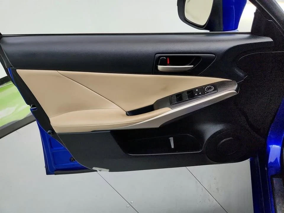 2019 Lexus IS 3rd Gen - Image 18 of 20