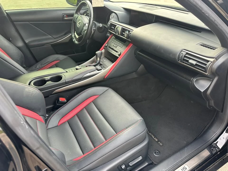 2019 Lexus IS 3rd Gen - Image 4 of 6