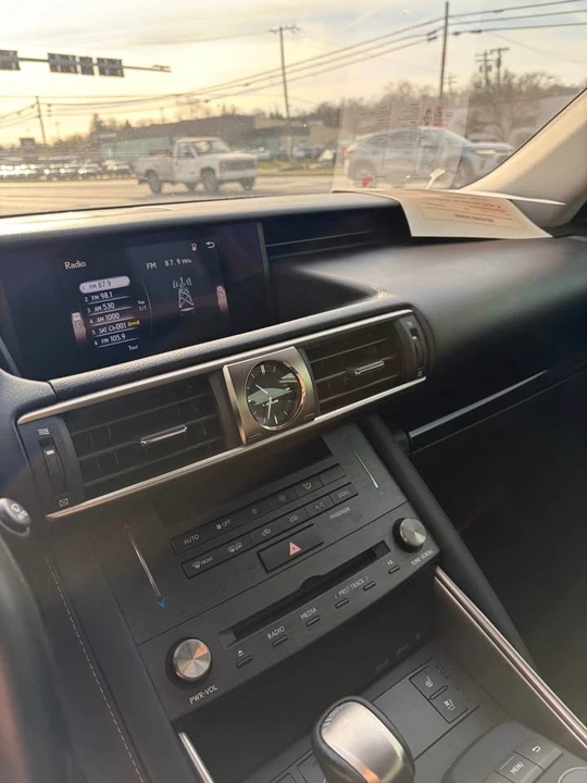 2019 Lexus IS 3rd Gen - Image 8 of 13