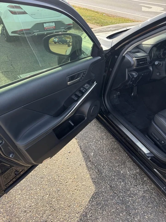 2019 Lexus IS 3rd Gen - Image 5 of 13