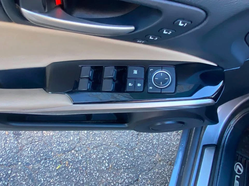 2019 Lexus IS 3rd Gen - Image 14 of 19