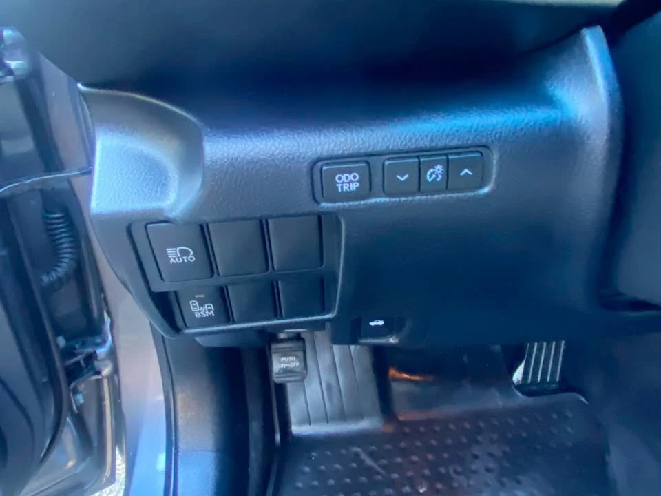 2019 Lexus IS 3rd Gen - Image 16 of 19