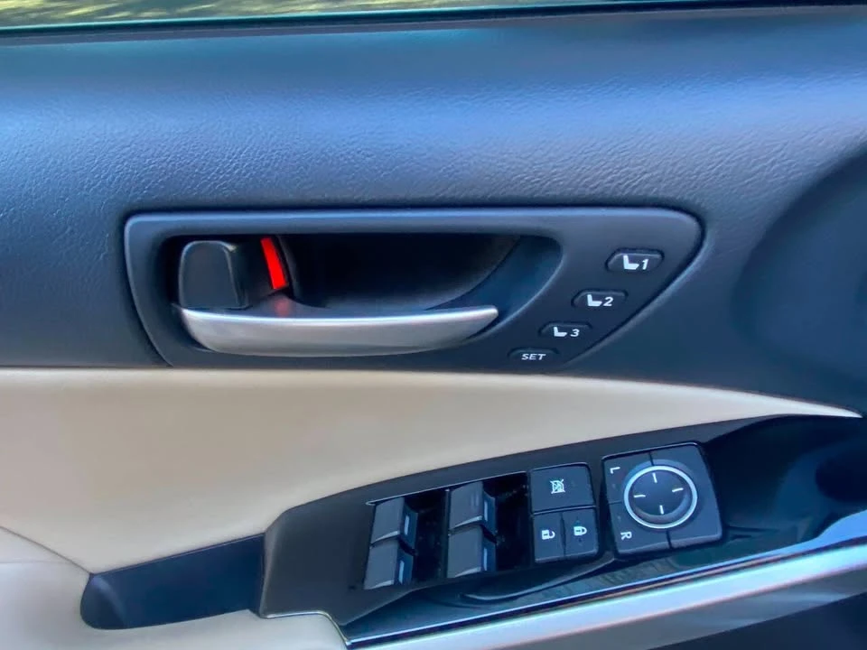 2019 Lexus IS 3rd Gen - Image 13 of 19