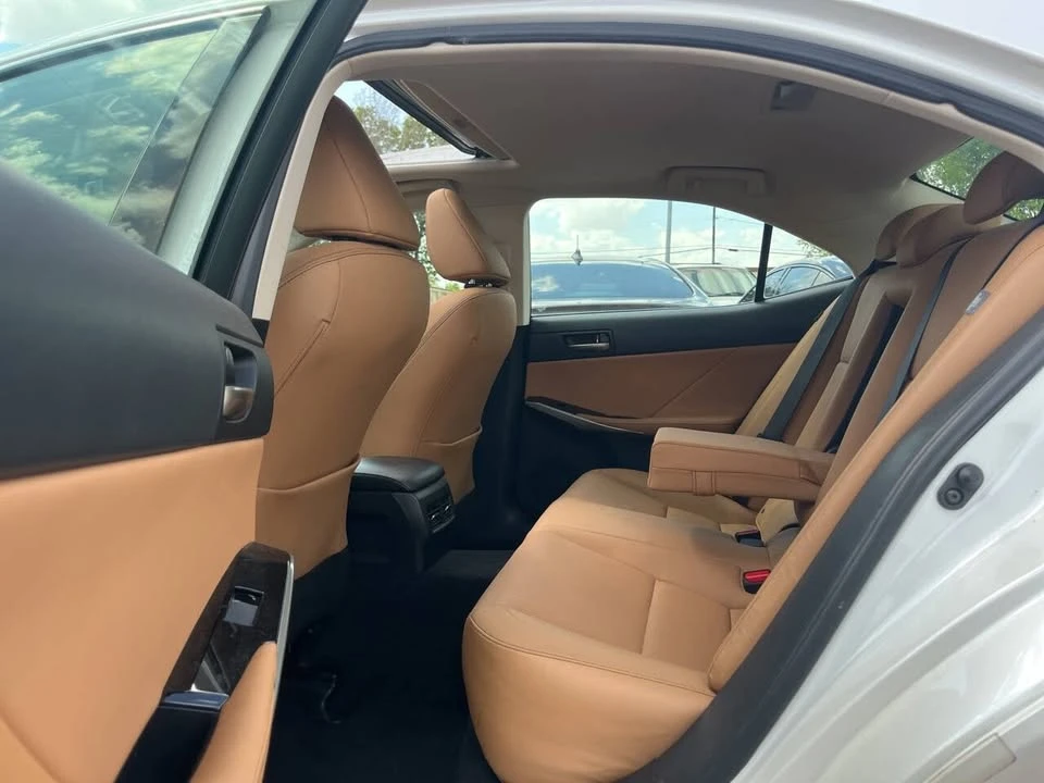 2019 Lexus IS 3rd Gen - Image 8 of 12