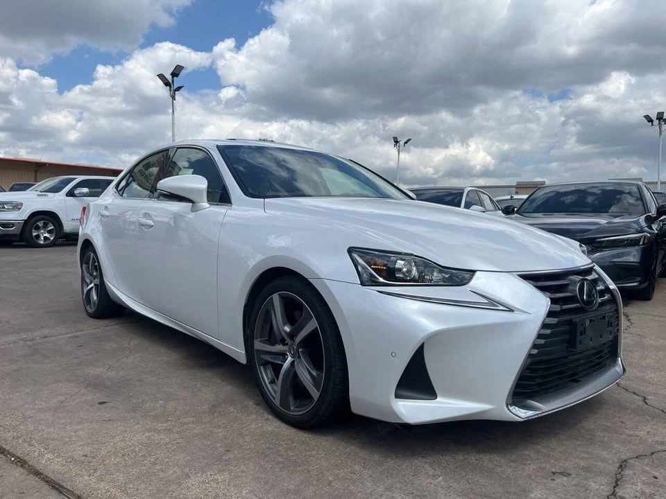 2019 Lexus IS 3rd Gen - Image 6 of 12