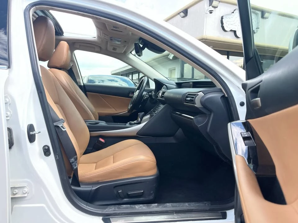 2019 Lexus IS 3rd Gen - Image 11 of 12