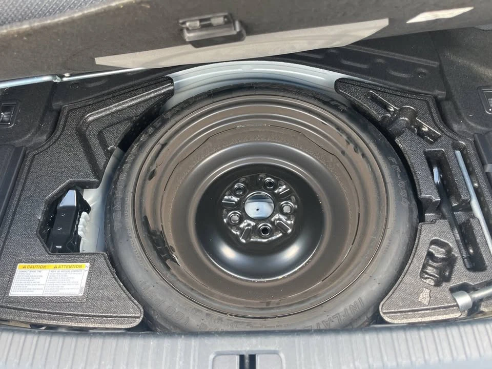 2019 Lexus IS 3rd Gen - Image 9 of 12