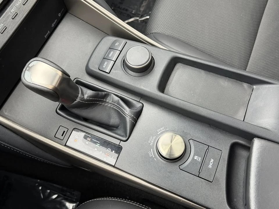 2019 Lexus IS 3rd Gen - Image 13 of 18