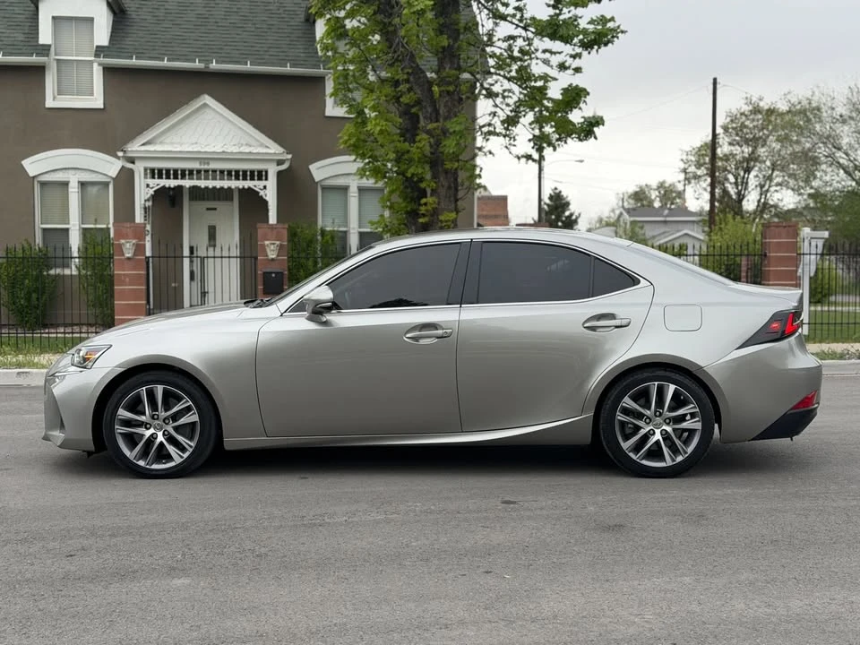 2019 Lexus IS 3rd Gen - Image 6 of 18