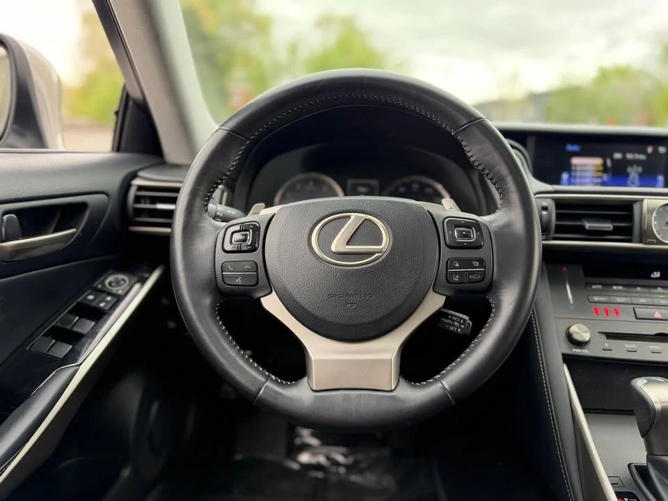 2019 Lexus IS 3rd Gen - Image 9 of 18