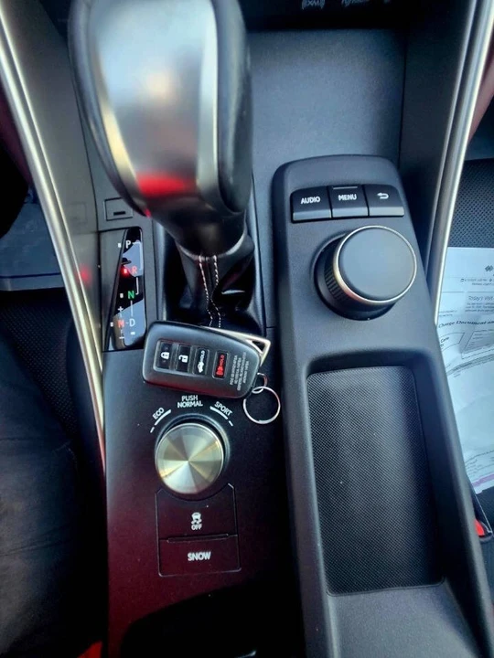 2019 Lexus IS 3rd Gen - Image 14 of 20