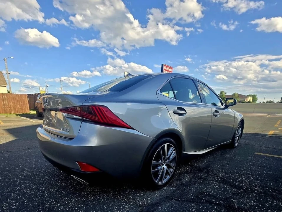 2019 Lexus IS 3rd Gen - Image 4 of 20