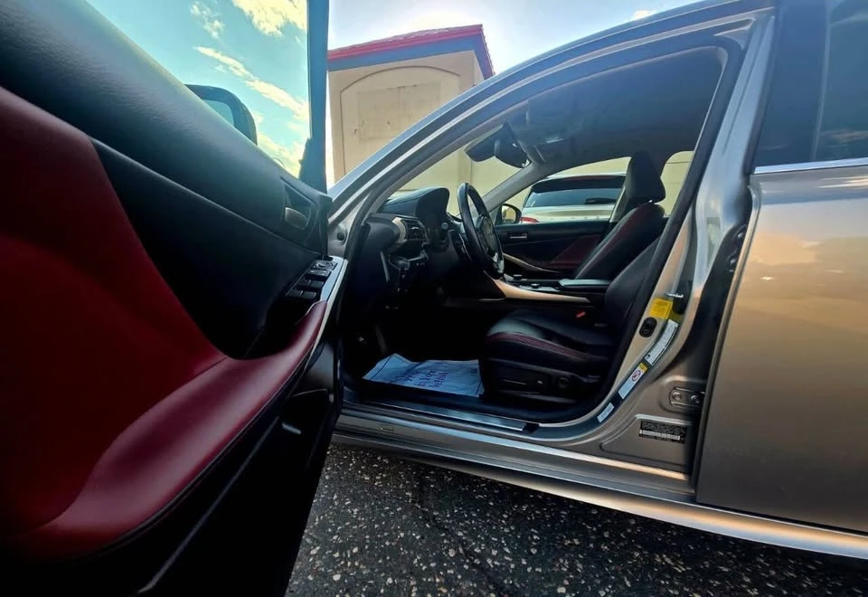 2019 Lexus IS 3rd Gen - Image 15 of 20