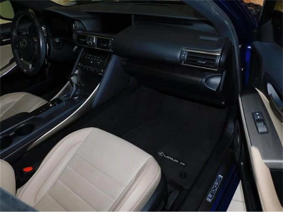 2019 Lexus IS 3rd Gen - Image 18 of 22