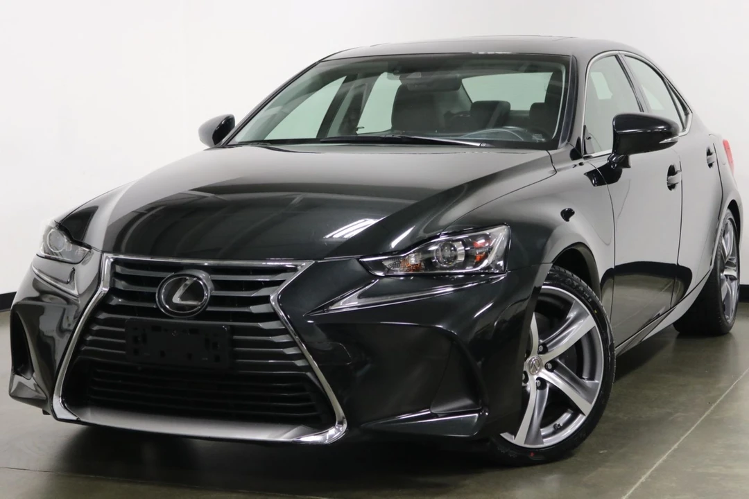 2019 Lexus IS 3rd Gen - Image 4 of 12