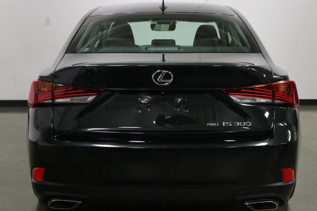 2019 Lexus IS 3rd Gen - Image 8 of 12