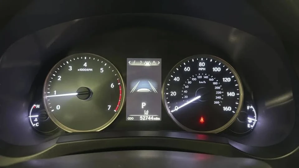 2019 Lexus IS 3rd Gen - Image 11 of 20