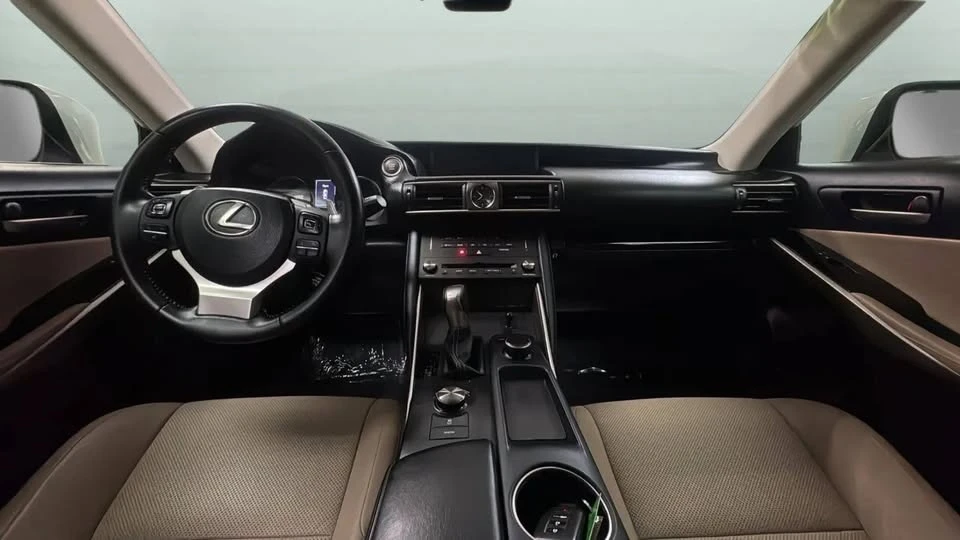 2019 Lexus IS 3rd Gen - Image 9 of 20