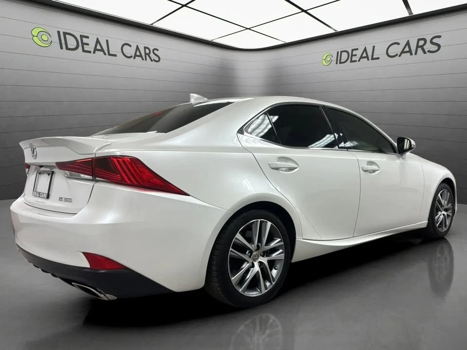 2019 Lexus IS 3rd Gen - Image 5 of 20