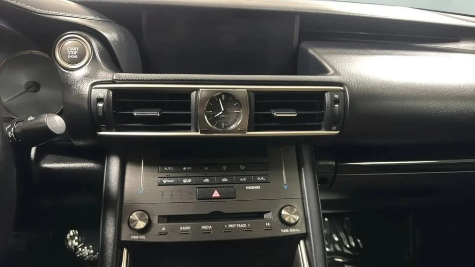 2019 Lexus IS 3rd Gen - Image 15 of 20