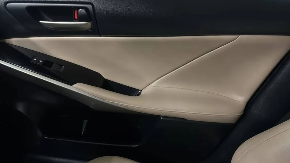 2019 Lexus IS 3rd Gen - Image 17 of 20