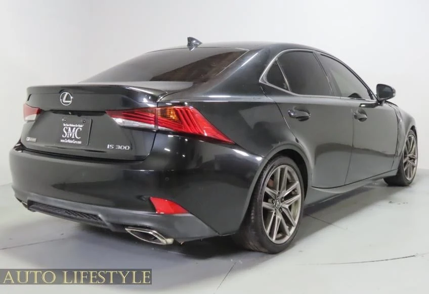 2019 Lexus IS 3rd Gen - Image 8 of 21