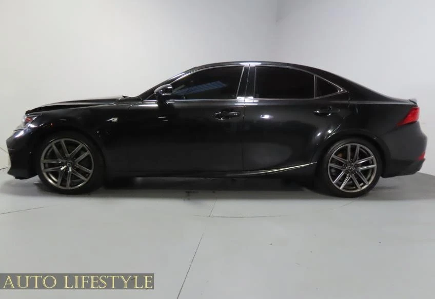 2019 Lexus IS 3rd Gen - Image 9 of 21