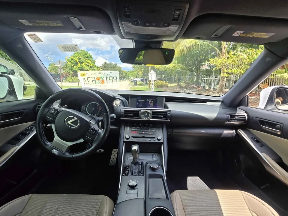2019 Lexus IS 3rd Gen - Image 4 of 19