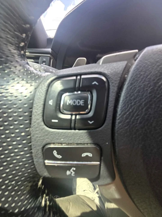 2019 Lexus IS 3rd Gen - Image 9 of 19