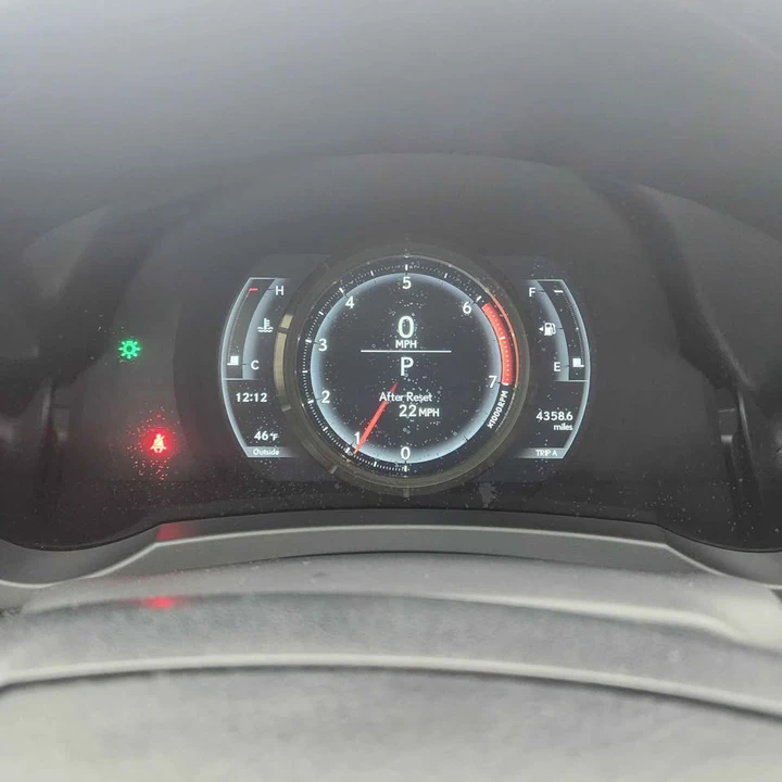 2019 Lexus IS 3rd Gen - Image 17 of 19