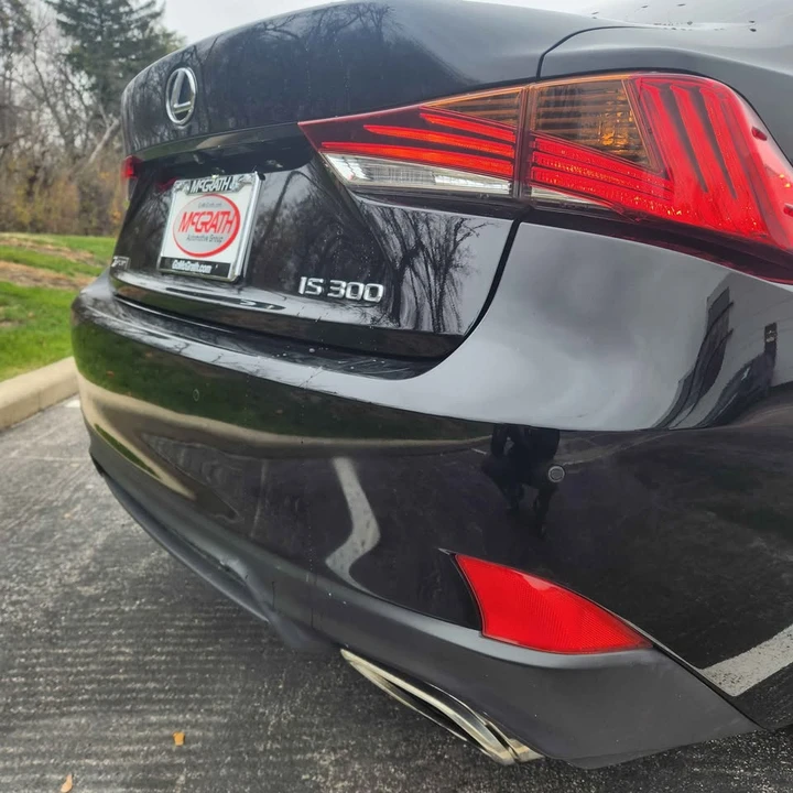 2019 Lexus IS 3rd Gen - Image 4 of 19