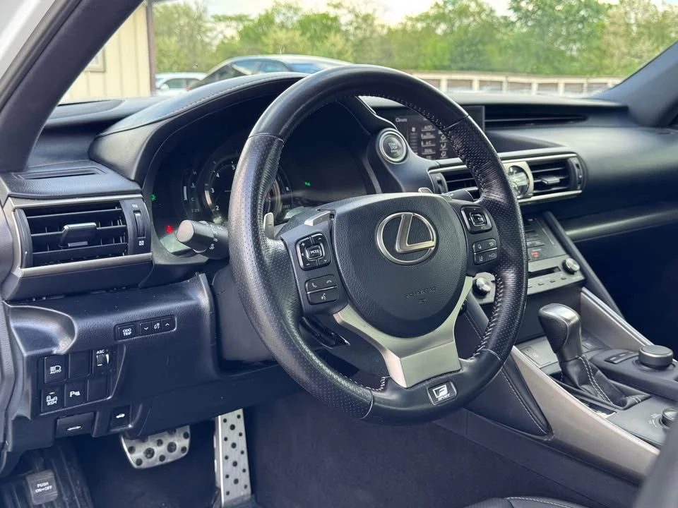 2019 Lexus IS 3rd Gen - Image 12 of 20