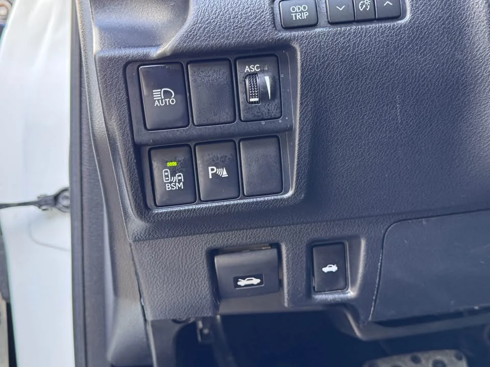 2019 Lexus IS 3rd Gen - Image 13 of 20