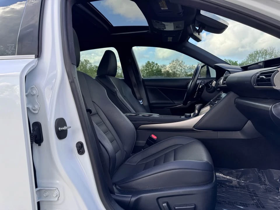 2019 Lexus IS 3rd Gen - Image 19 of 20